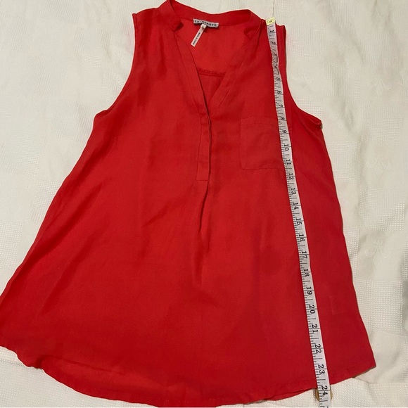 LA Hearts woman’s sleeveless tunic blouse. - Picture 6 of 6
